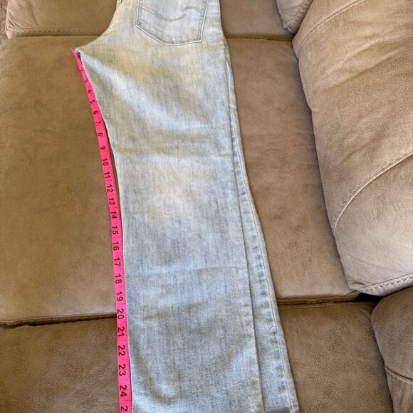 Signature Levi Strauss Mid-Rise Slim Cuffed Women’s Jeans, Light Blue - Picture 8 of 8